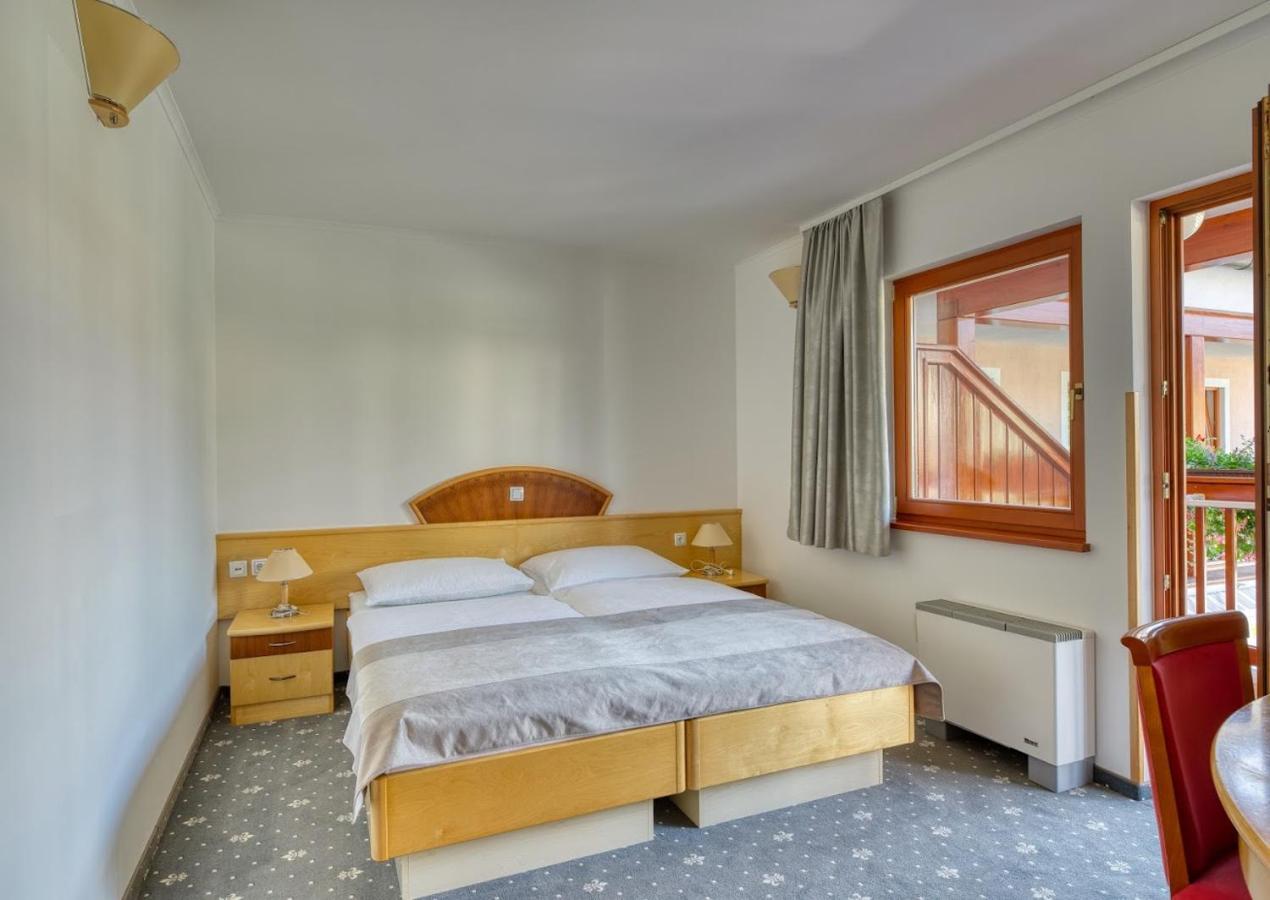 Garni Hotel Zvon Zreče Kültér fotó