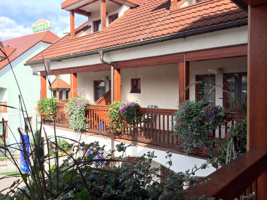 Garni Hotel Zvon Zreče Kültér fotó