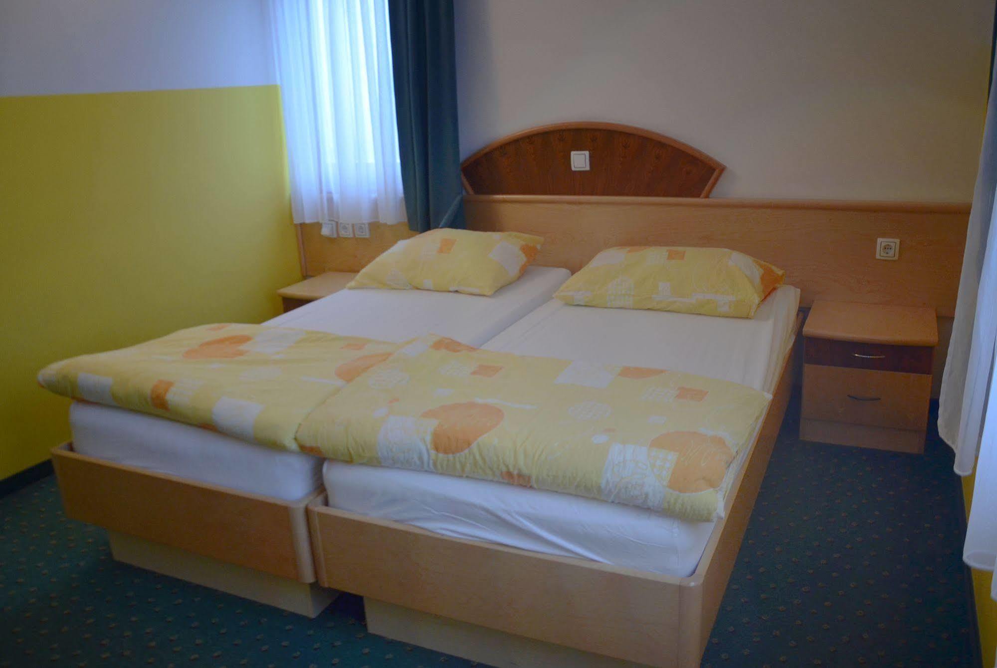 Garni Hotel Zvon Zreče Kültér fotó